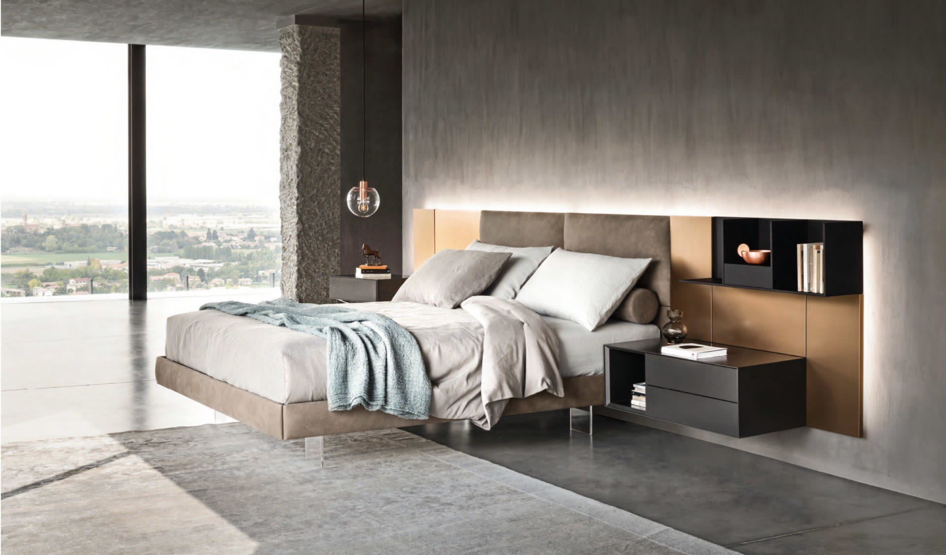 Arredamento zona notte San Giacomo: comodini, letto, comò, poltrone