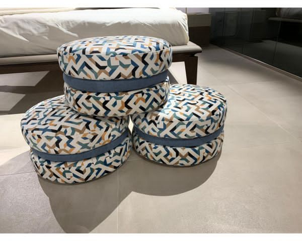 Calia n.3 Pouf Macarons