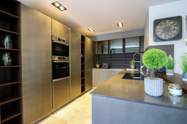 Kitchen furniture design, interior design Malta di CMC La Torre