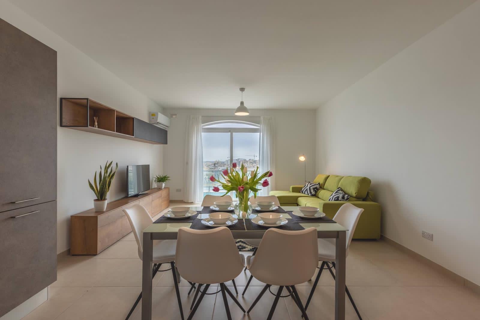 Arredamento zona Cucina appartamento Malta, progetto di CMC Arredi La torre